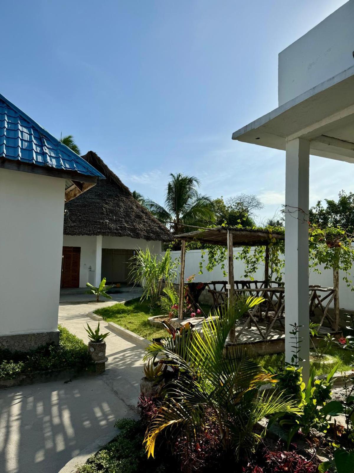 Mafia Island Bungalows Utende Exteriör bild